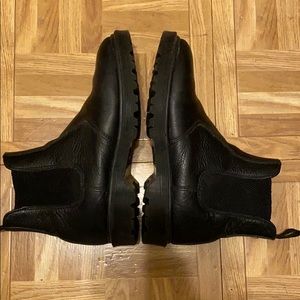 Dr. Marten Airwave Chelsea Boot